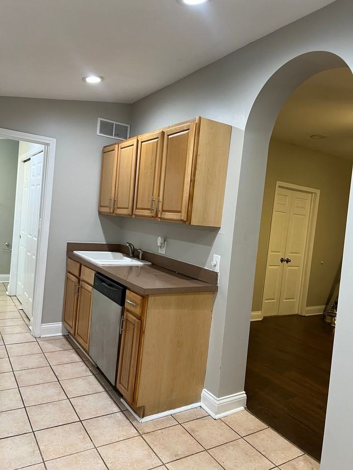 7444 W San Marco Dr - Photo 2 of 15