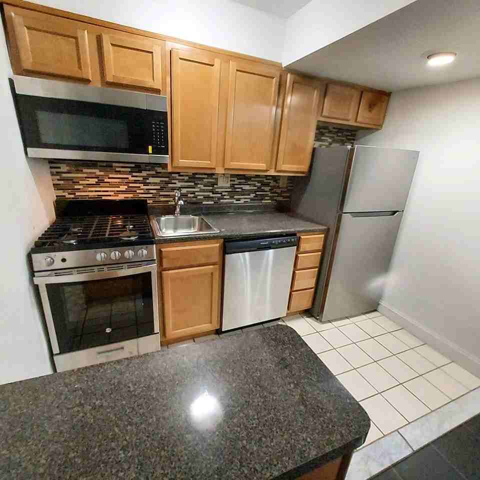 2230 Spruce Street - Photo 6 of 30