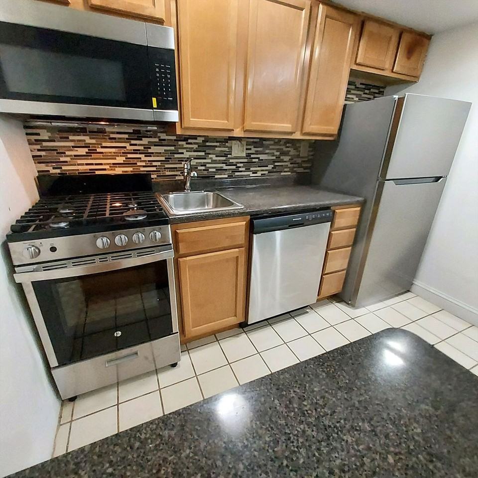 2230 Spruce Street - Photo 7 of 30