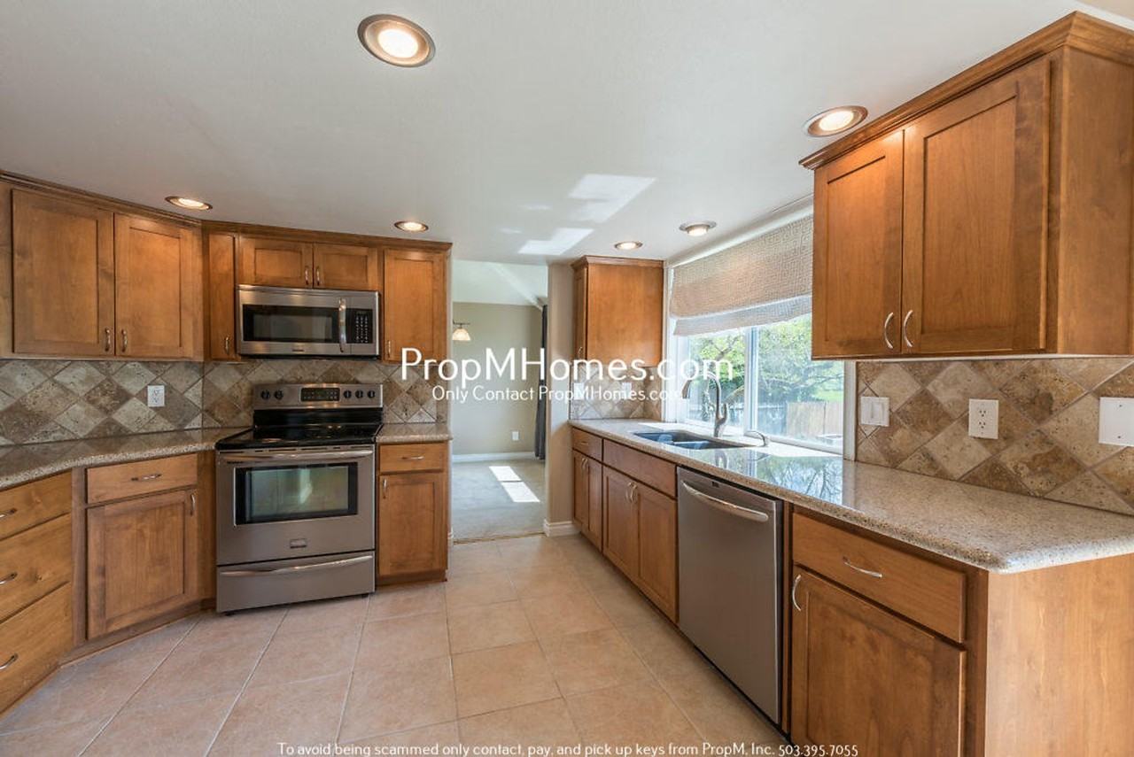 11881 Se Southern Lites Dr - Photo 3 of 21