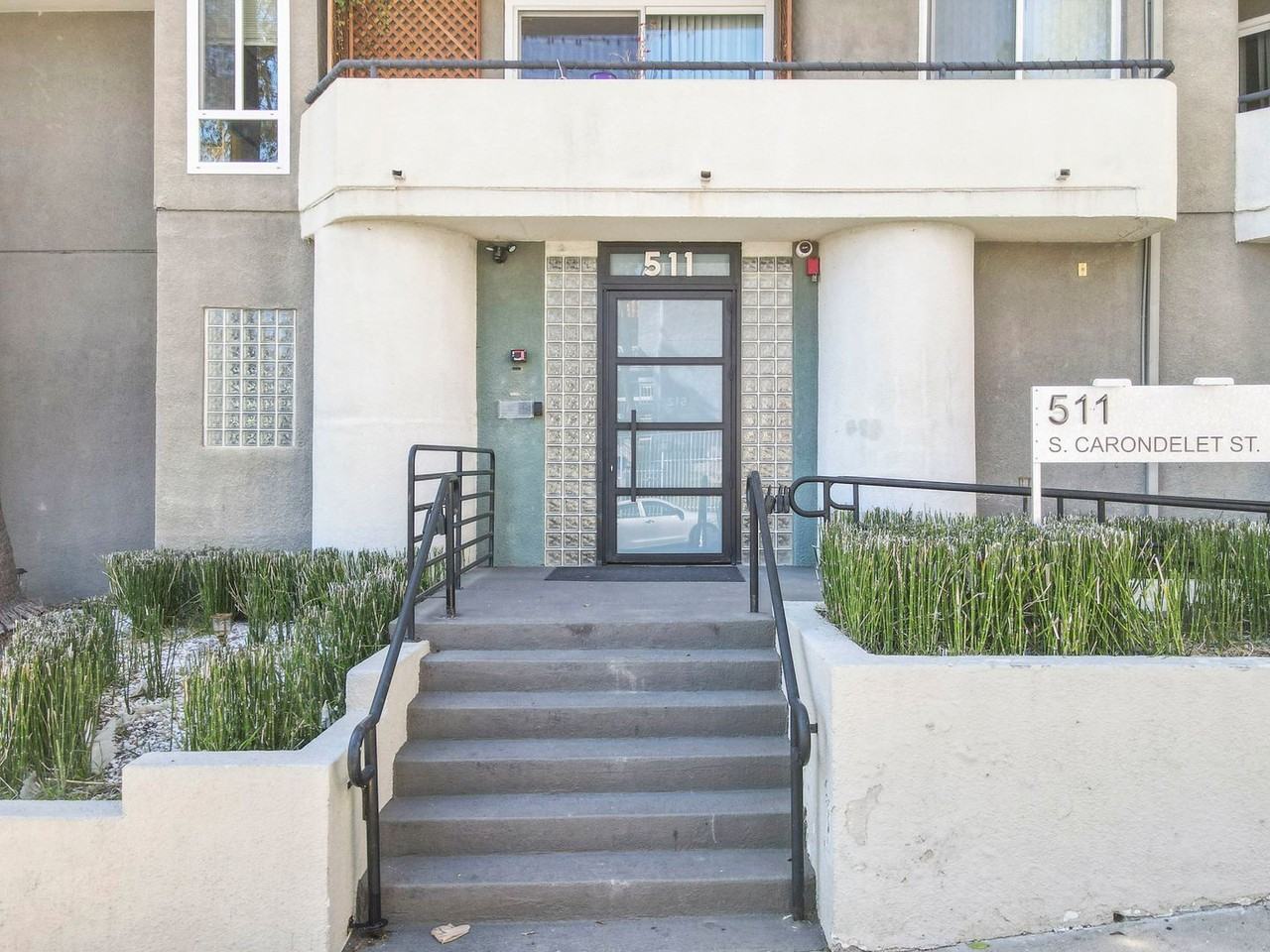 511 Carondelet Apartments - Photo 7 of 27
