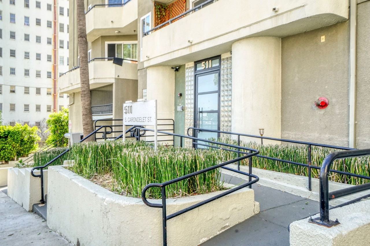 511 Carondelet Apartments - Photo 2 of 21