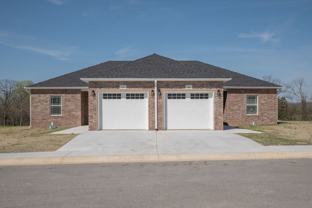 572 Pineview Ln - Photo 1 of 1