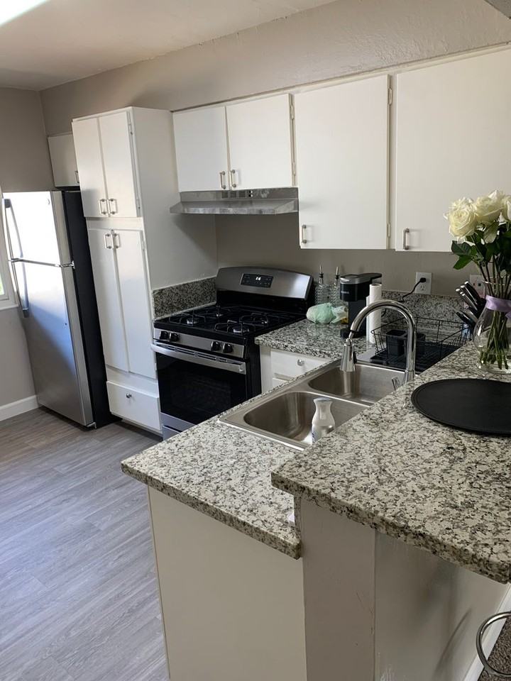 Sunset Gardens Apartments - Photo 6 of 17