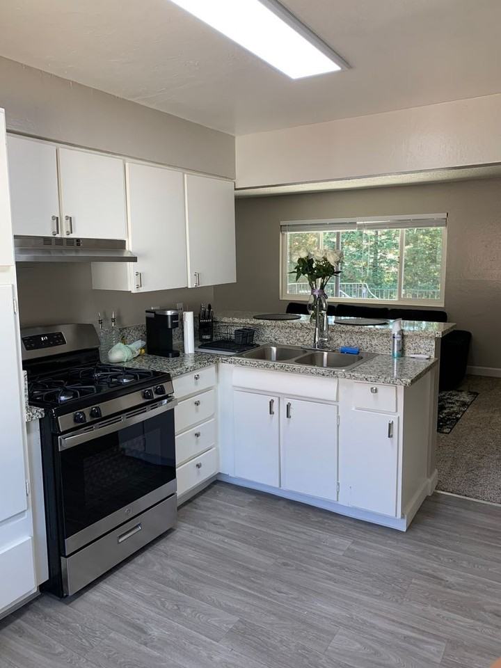 Sunset Gardens Apartments - Photo 7 of 17