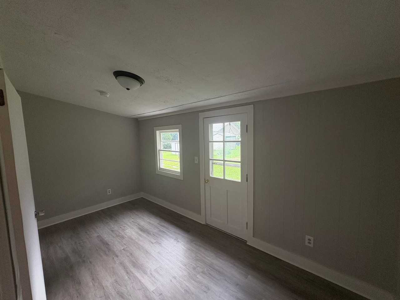 213 Humble Ave - Photo 3 of 7
