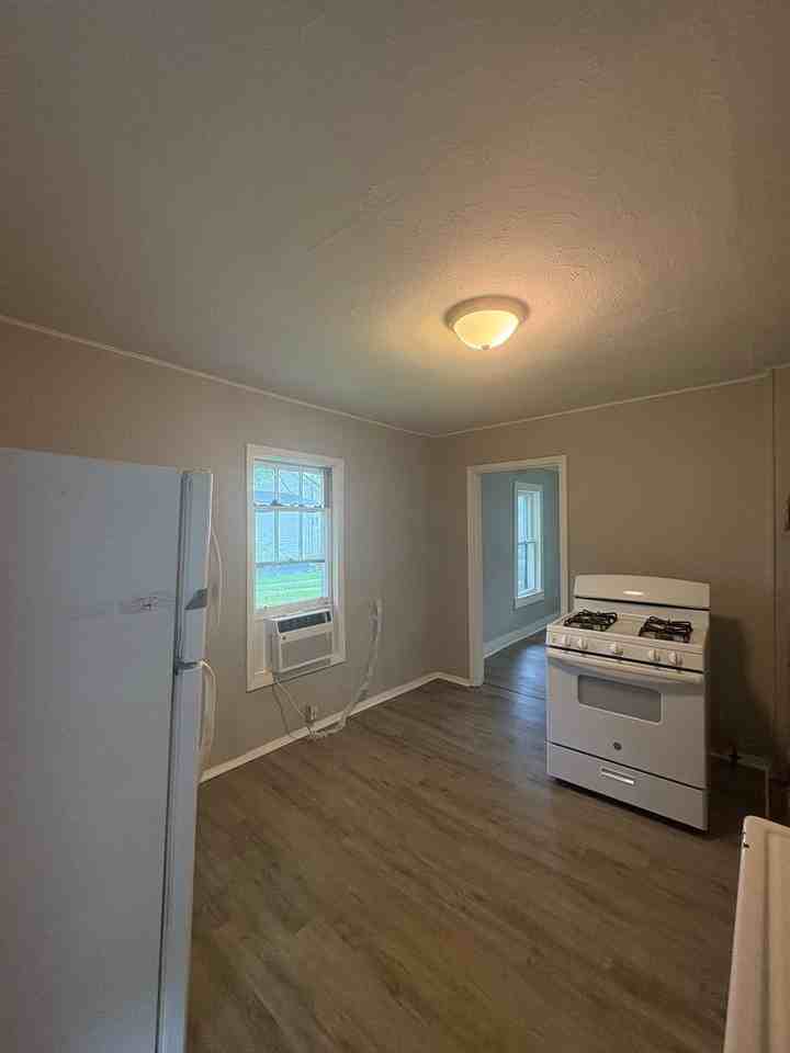 213 Humble Ave - Photo 4 of 7