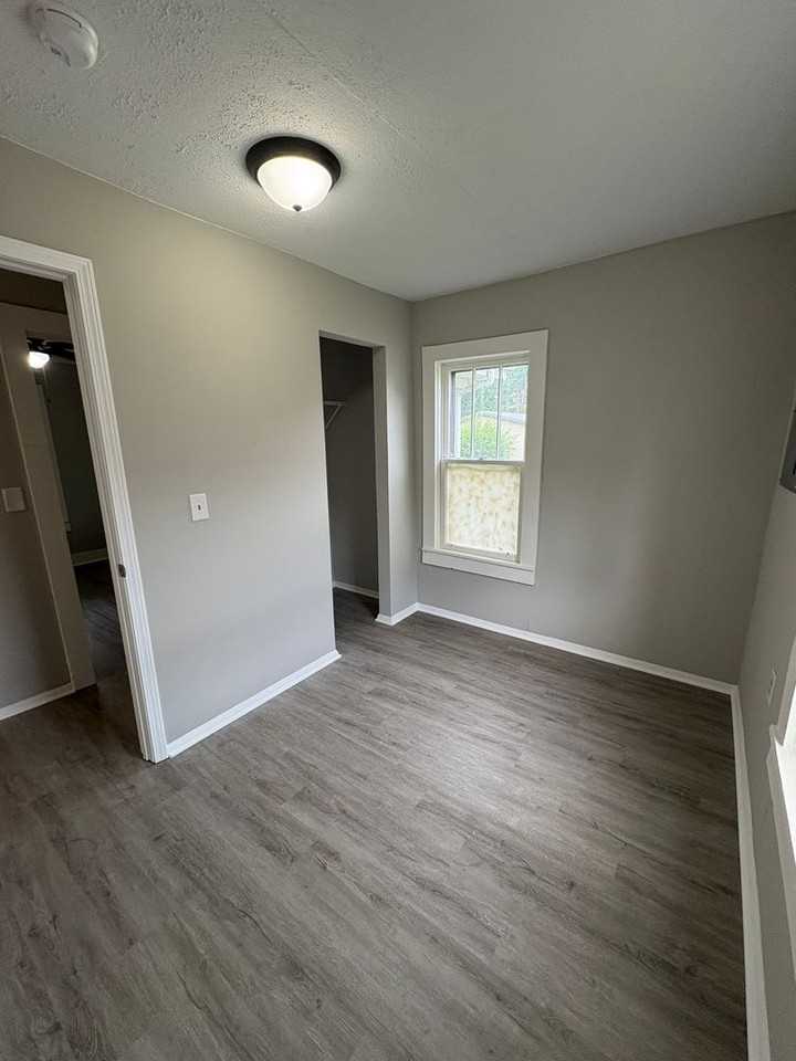 213 Humble Ave - Photo 5 of 7