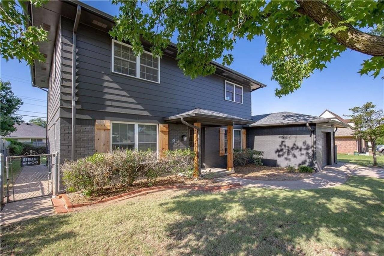 1212 Nw 105th Ter - Photo 2 of 31