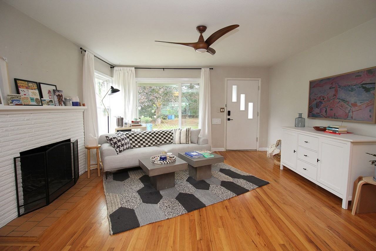 9706 N Van Houten Ave - Photo 4 of 21