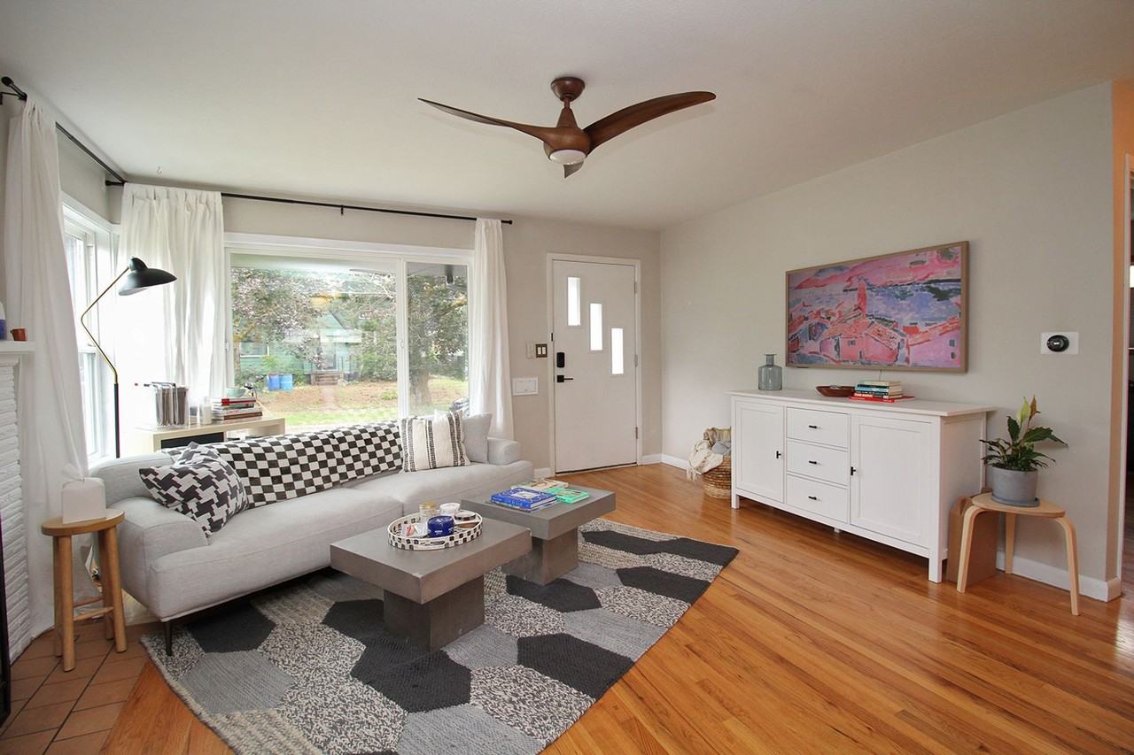 9706 N Van Houten Ave - Photo 5 of 21