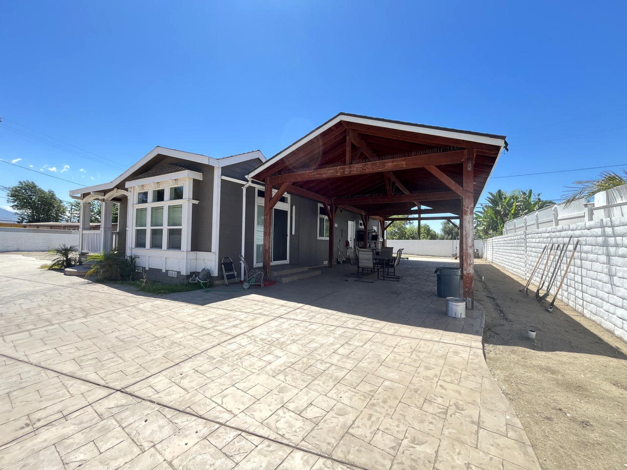 2203 Portola St - Photo 3 of 17