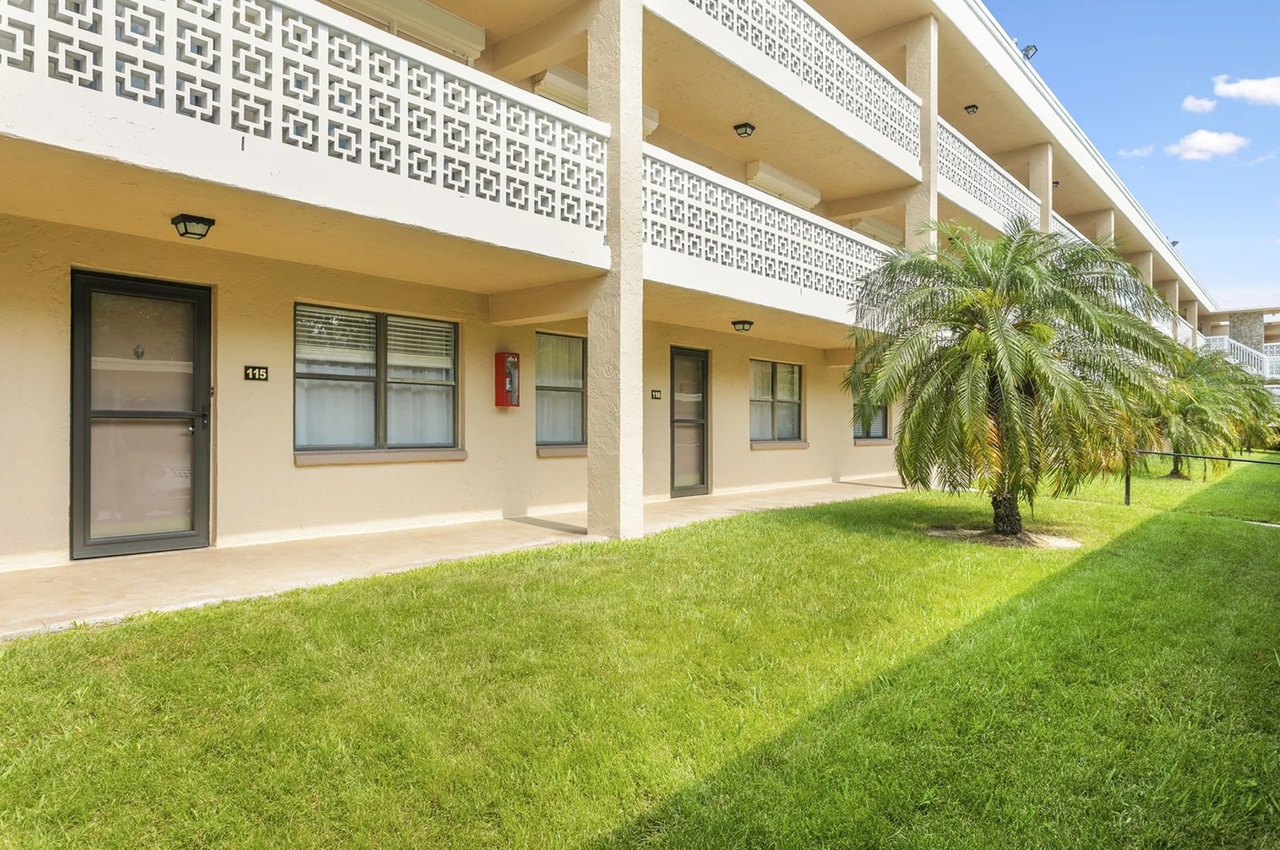 4920 Locust St Ne - Photo 2 of 26