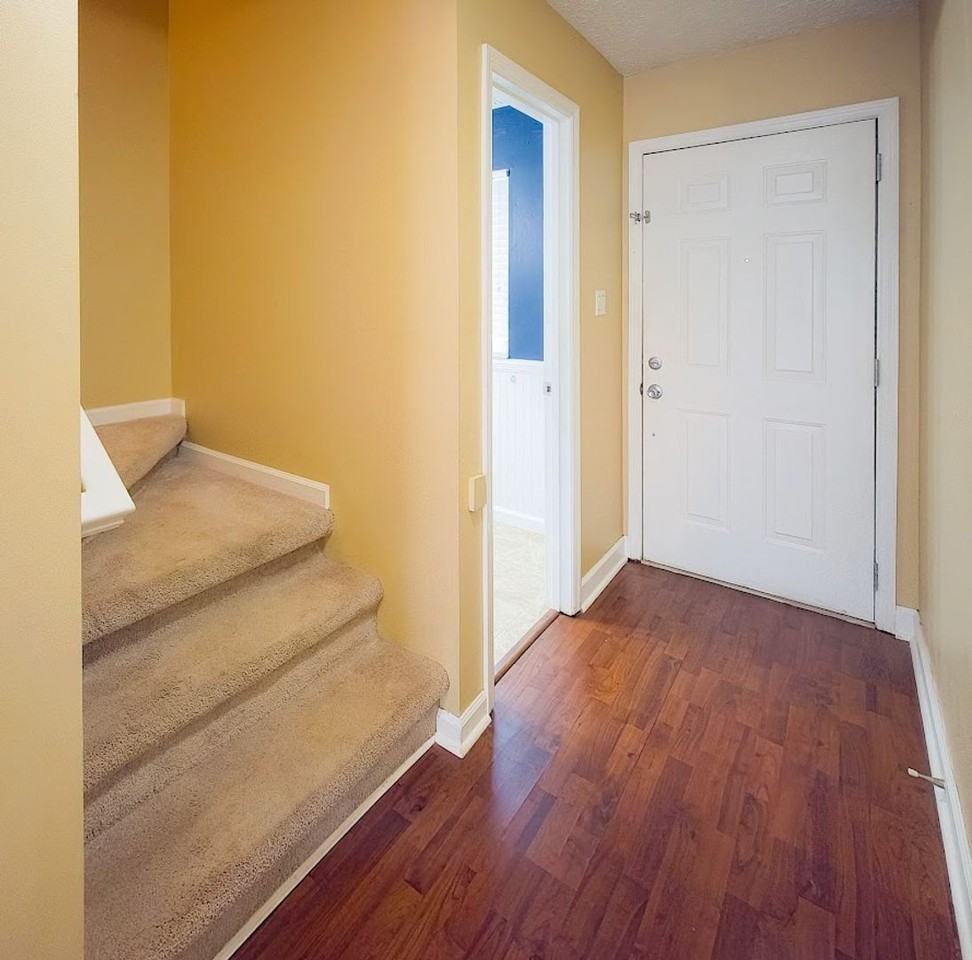 650 Shadywood Ln - Photo 6 of 25
