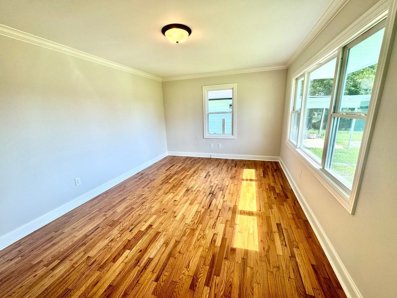 106 Coffman Cir - Photo 2 of 11