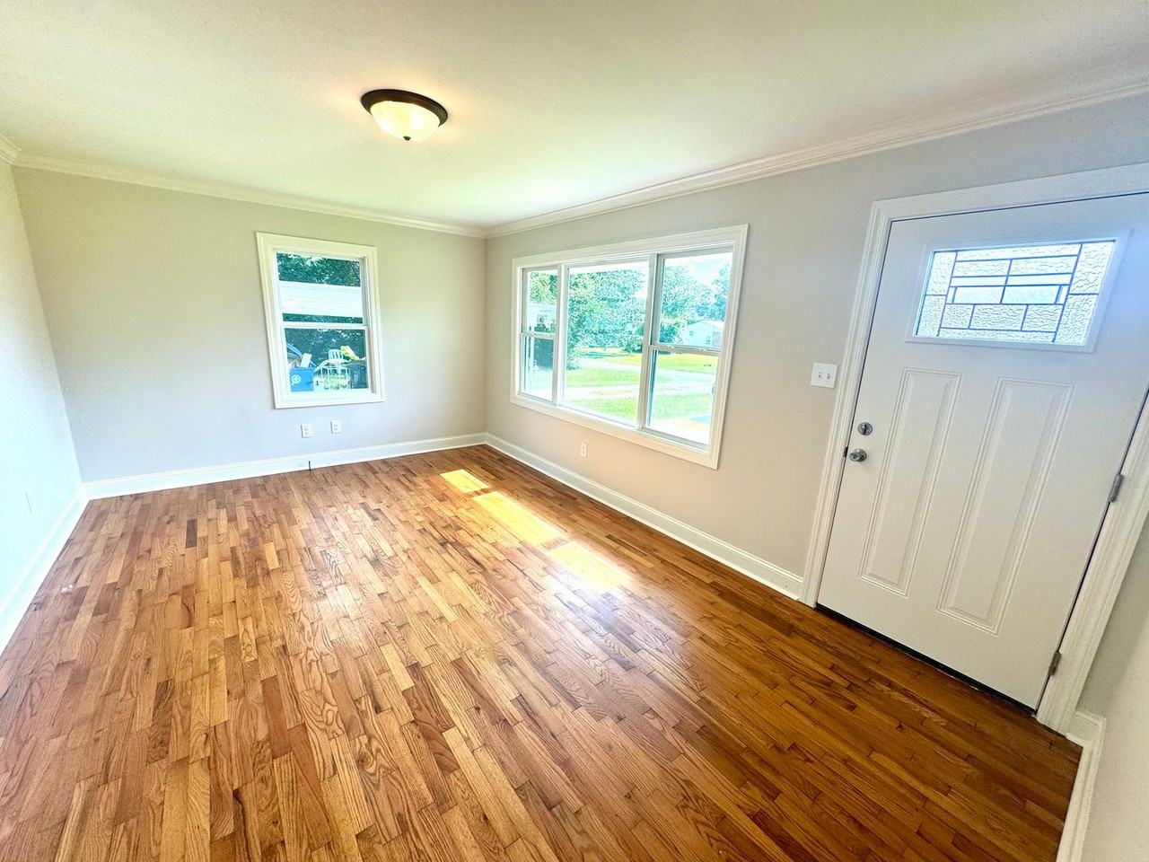 106 Coffman Cir - Photo 3 of 11