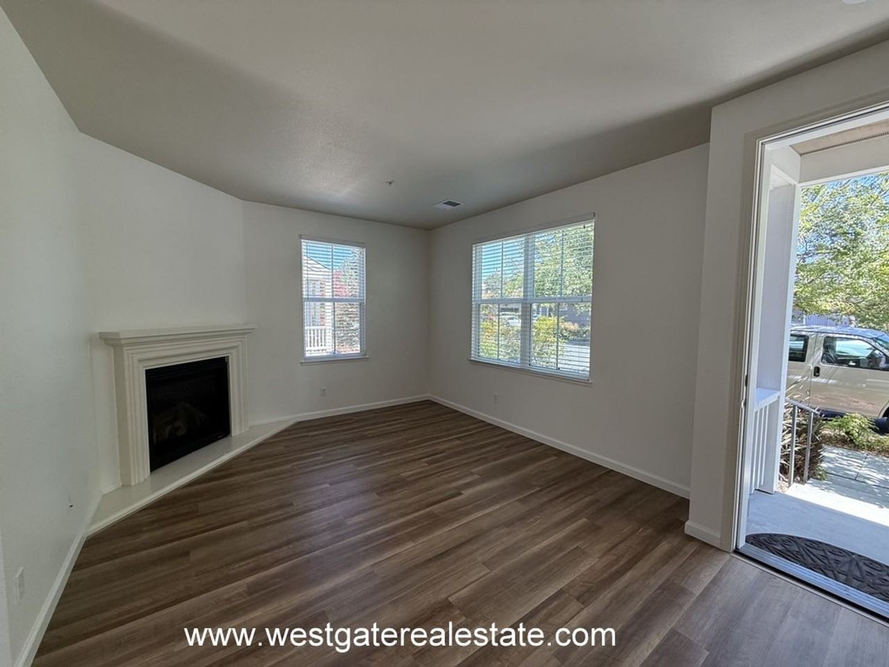 703 Wood Sorrel Dr - Photo 2 of 13