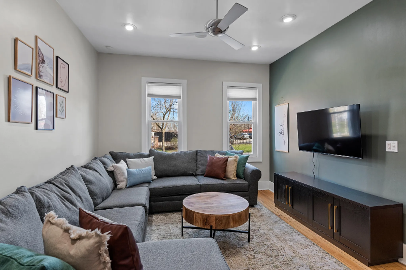 1315 E Kane Pl - Photo 2 of 15