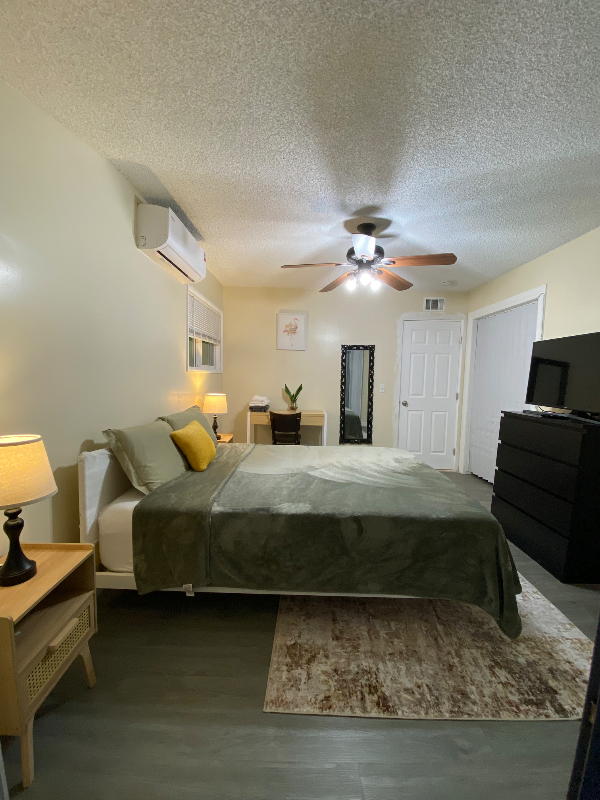 11941 Della Ln #3 - Photo 2 of 6