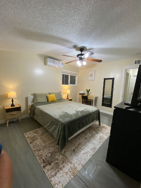 11941 Della Ln #3 - Photo 3 of 6