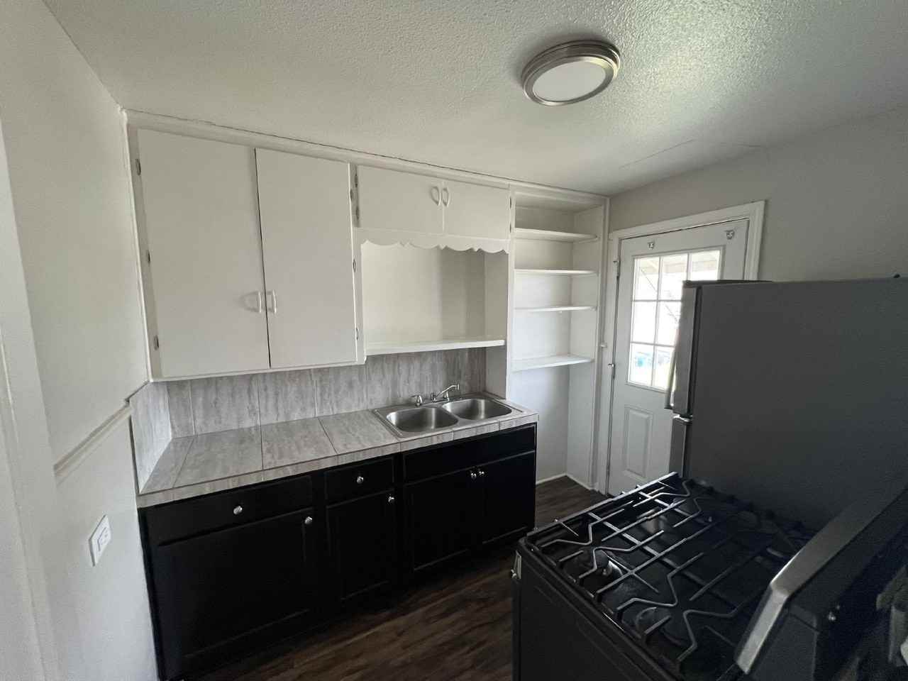 103 Thomas Jefferson Dr #4 - Photo 7 of 12