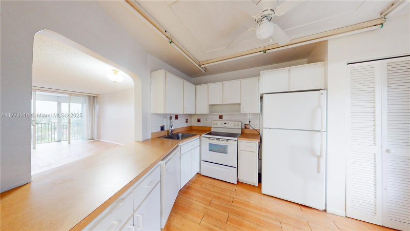 1780 Nest #606-2 - Photo 2 of 11