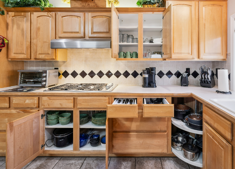 5932 W Ashville Ln - Photo 4 of 20