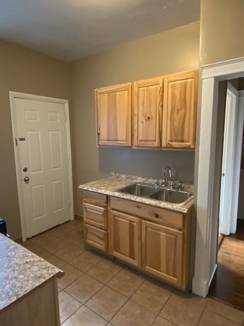 5320 N Winthrop Ave #3W - Photo 3 of 11