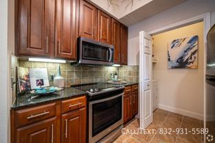 4198 Blossom St #JH2 - Photo 1 of 1