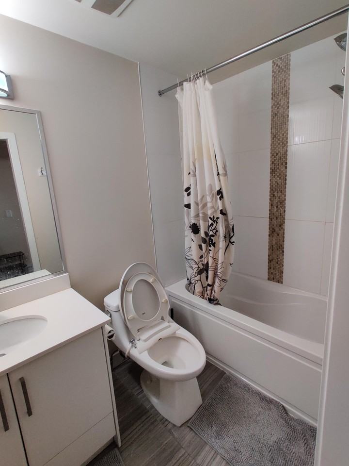 388 Kootenay Street #512 - Photo 2 of 6