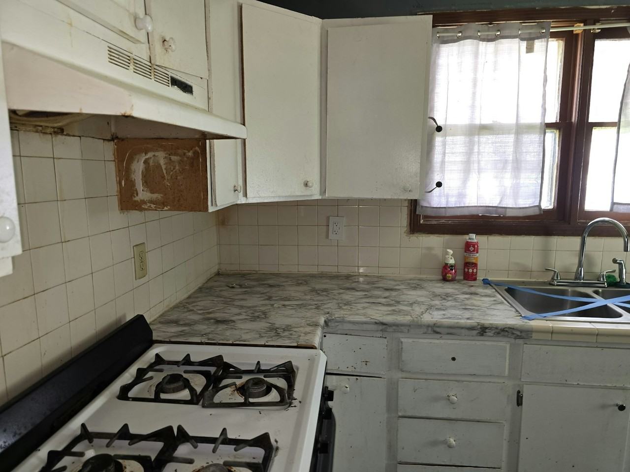 3031 West Meidroth Street - Photo 7 of 23