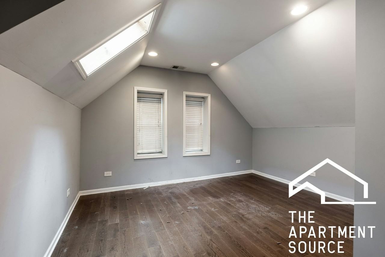 1530 North Greenview Avenue, Unit 2F - Photo 5 of 17