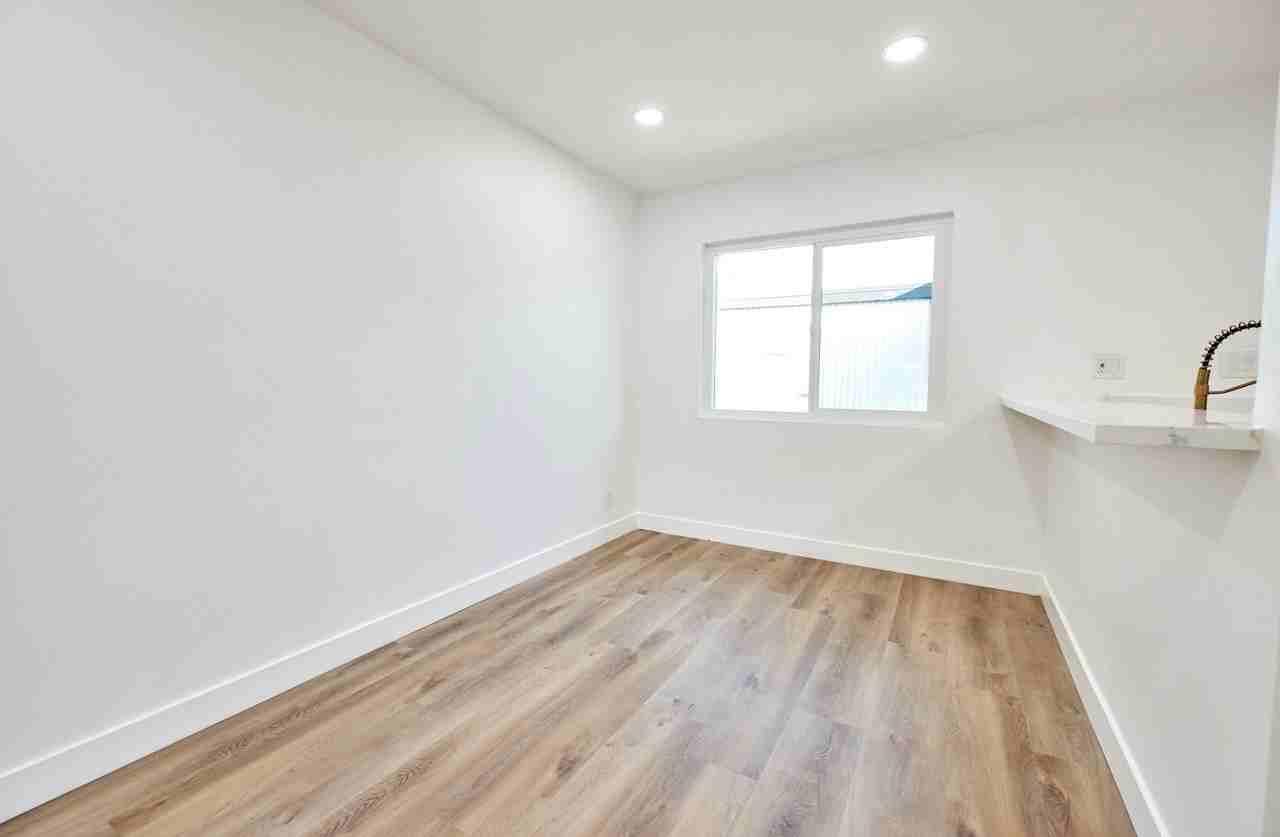 232 West 3rd Street, Unit N/A - Photo 4 of 16