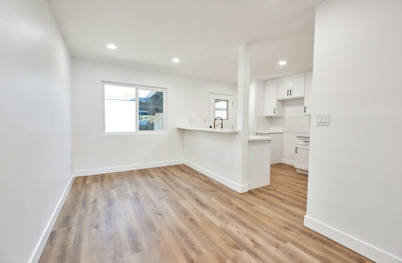 232 West 3rd Street, Unit N/A - Photo 6 of 16