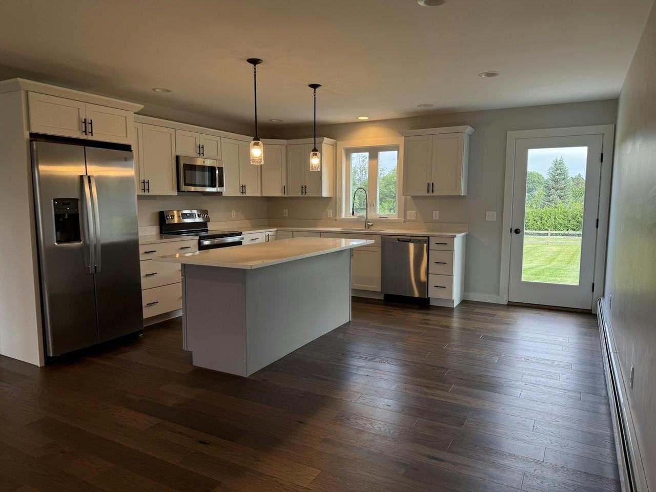 21 Dubuque Dr - Photo 2 of 12