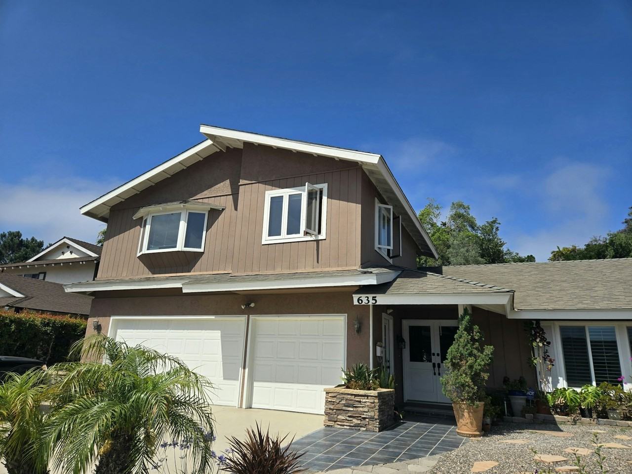 635 Fresca Street - Photo 2 of 18