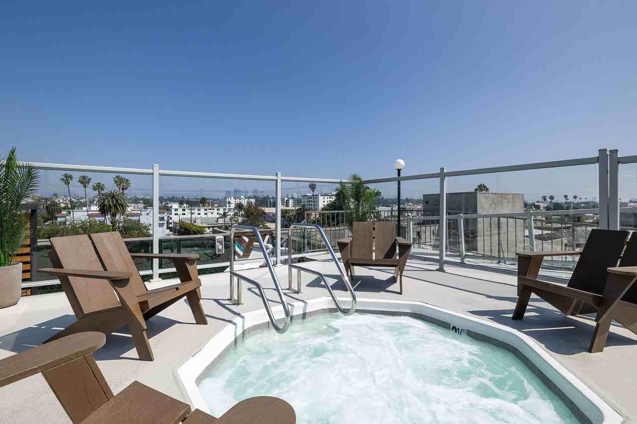 Indie Westside - Photo 4 of 11