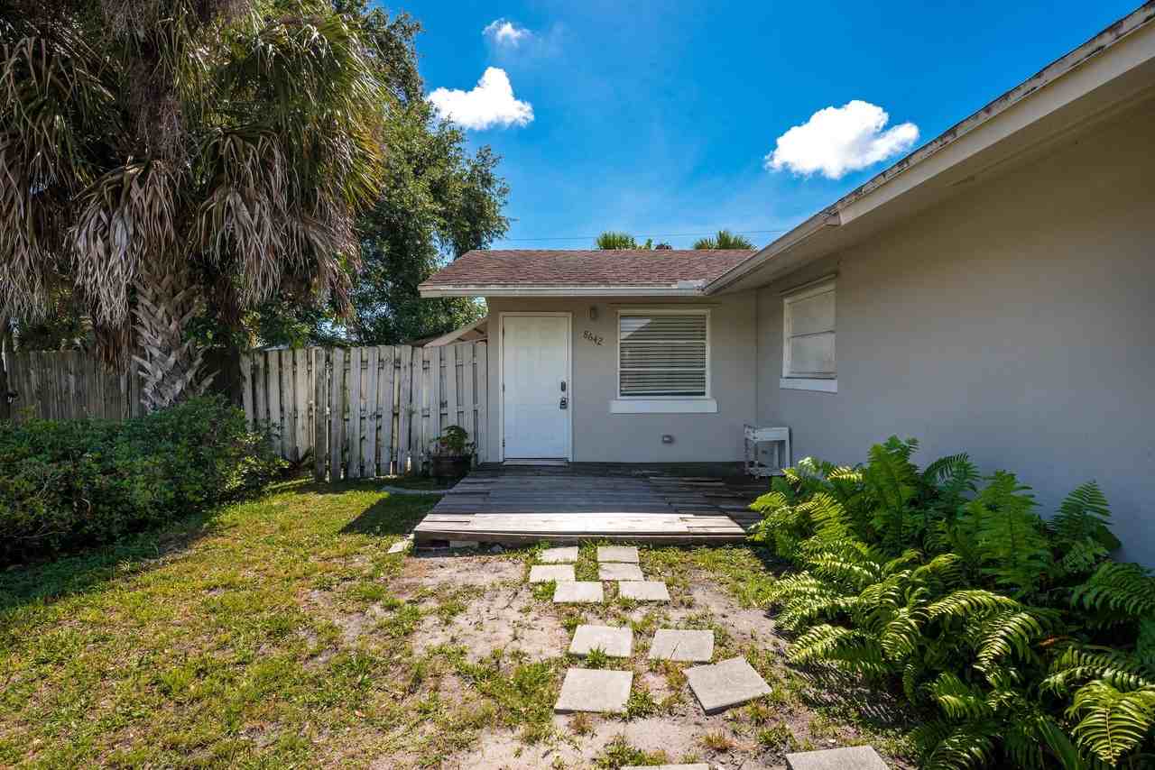 8642 Sunset Drive - Photo 3 of 24