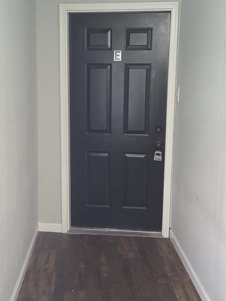 215 North Pavilion Avenue - Photo 3 of 23