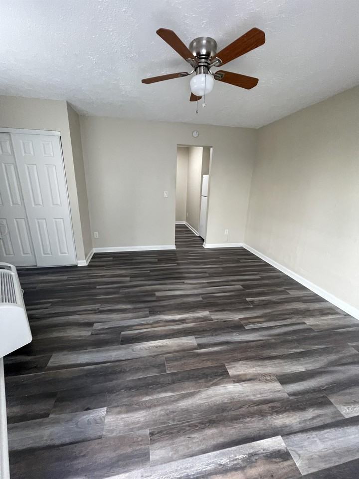 644 West Caladium Circle - Photo 3 of 18