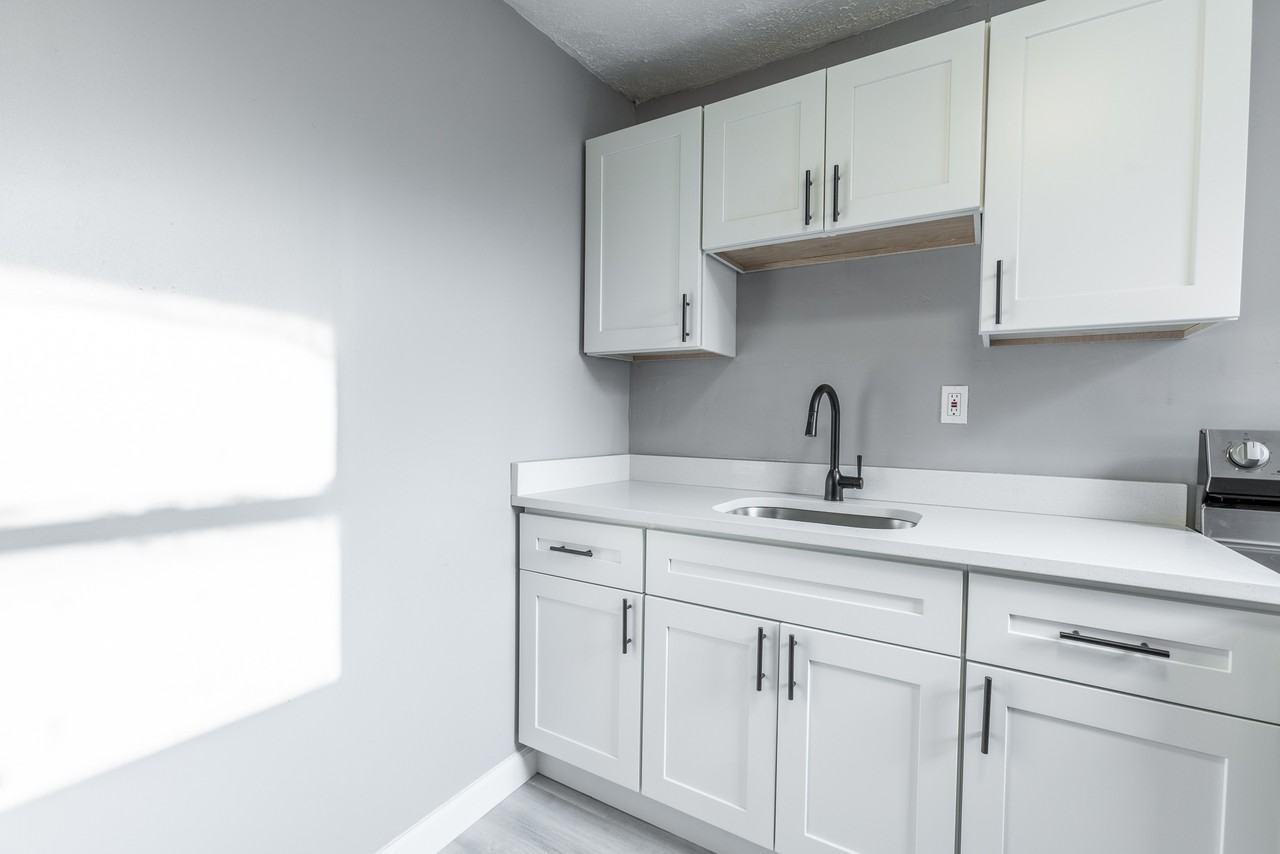 304 South Birmingham Avenue - Photo 2 of 9