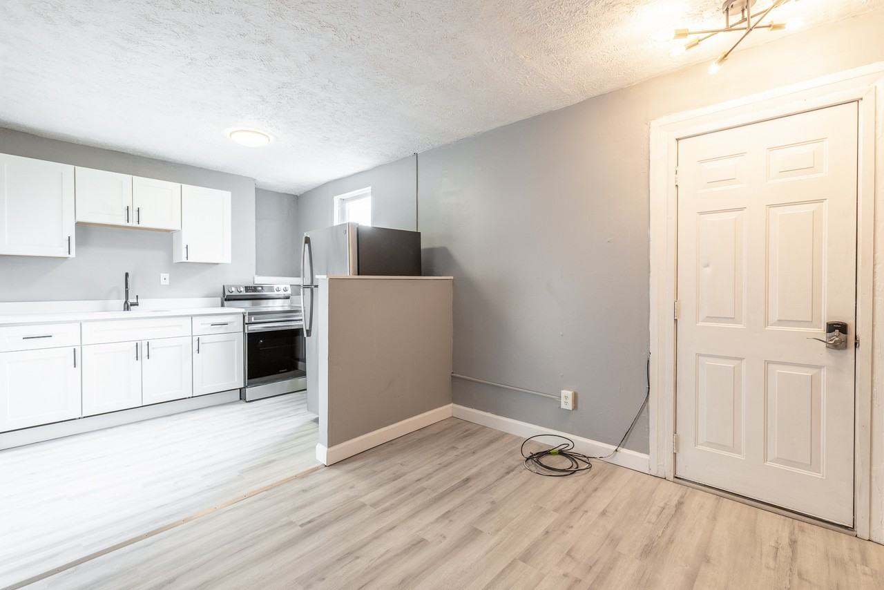 304 South Birmingham Avenue - Photo 4 of 9