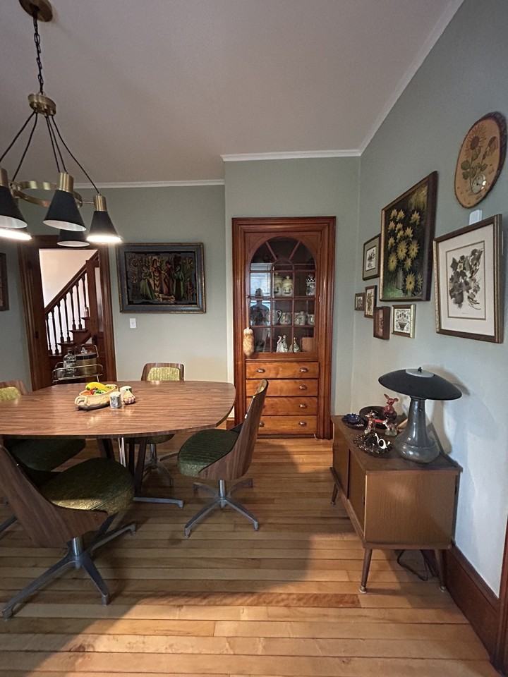 176 Church St - Photo 4 of 20