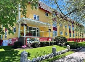 featured image of 995 Mclean St