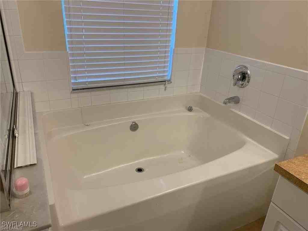 2700 Southwest 15th Avenue - Photo 6 of 11