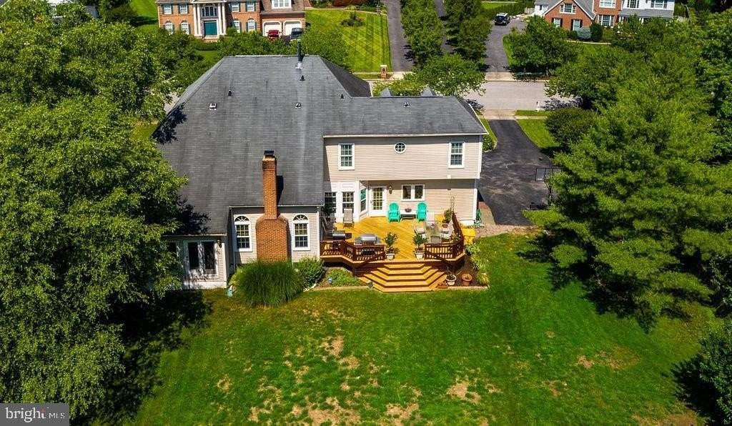 115 Longfellow Drive - Photo 2 of 34