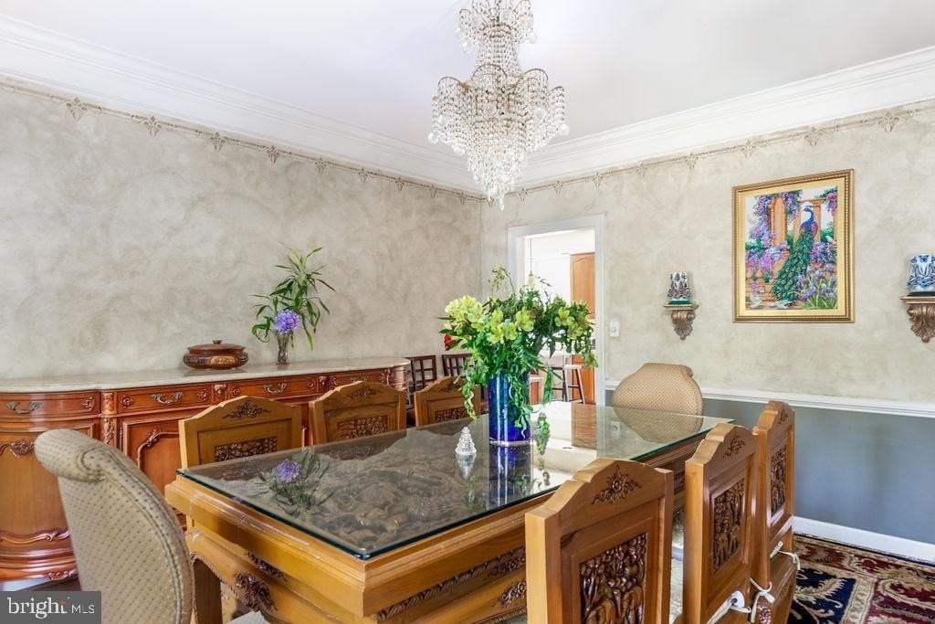 115 Longfellow Drive - Photo 5 of 34