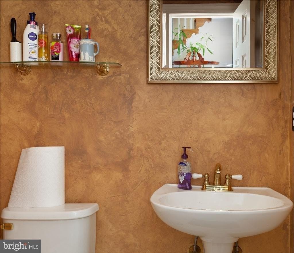 115 Longfellow Drive - Photo 6 of 34