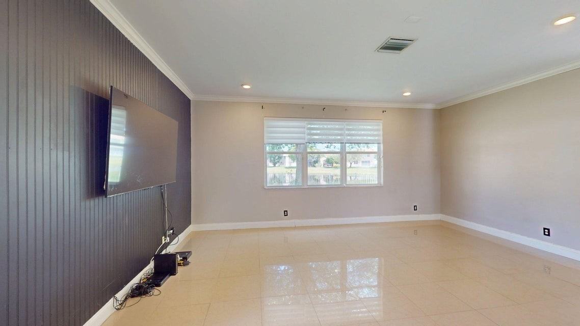 113 Canterbury Pl - Photo 5 of 8