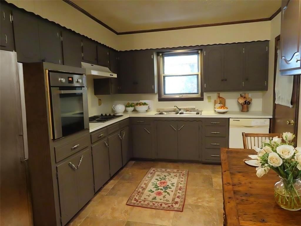 3112 Eastland Ave - Photo 4 of 16